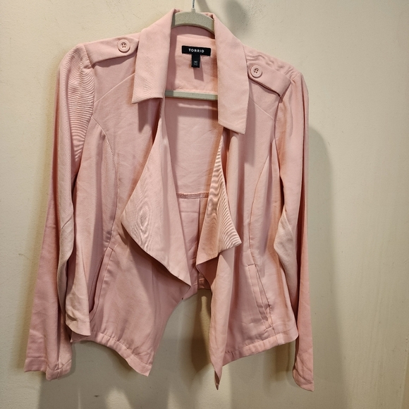 Torrid Plus Sizr Pink Blazer Asymmetrical Draped Design  Fits Size 10 - Picture 4 of 13